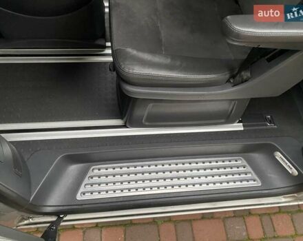 Бежевий Фольксваген Мультиван, об'ємом двигуна 1.98 л та пробігом 206 тис. км за 28500 $, фото 34 на Automoto.ua