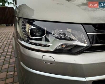 Бежевий Фольксваген Мультиван, об'ємом двигуна 1.98 л та пробігом 206 тис. км за 28500 $, фото 70 на Automoto.ua