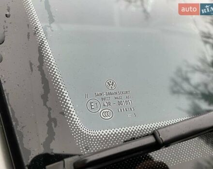 Бежевий Фольксваген Мультиван, об'ємом двигуна 1.98 л та пробігом 206 тис. км за 28500 $, фото 21 на Automoto.ua