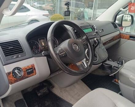 Бежевый Фольксваген Мультиван, объемом двигателя 1.97 л и пробегом 287 тыс. км за 24500 $, фото 5 на Automoto.ua