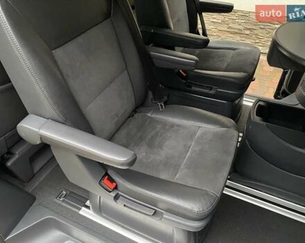 Бежевий Фольксваген Мультиван, об'ємом двигуна 1.98 л та пробігом 206 тис. км за 28500 $, фото 37 на Automoto.ua