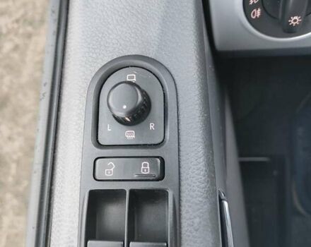 Бежевый Фольксваген Мультиван, объемом двигателя 1.97 л и пробегом 253 тыс. км за 23200 $, фото 26 на Automoto.ua