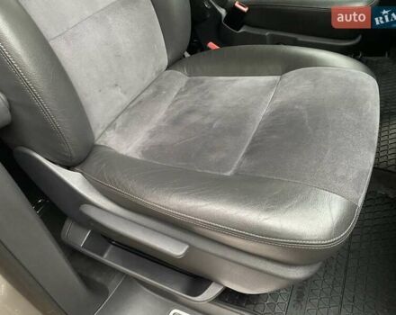 Бежевий Фольксваген Мультиван, об'ємом двигуна 1.98 л та пробігом 206 тис. км за 28500 $, фото 23 на Automoto.ua