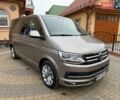 Бежевий Фольксваген Мультиван, об'ємом двигуна 2 л та пробігом 270 тис. км за 30999 $, фото 1 на Automoto.ua