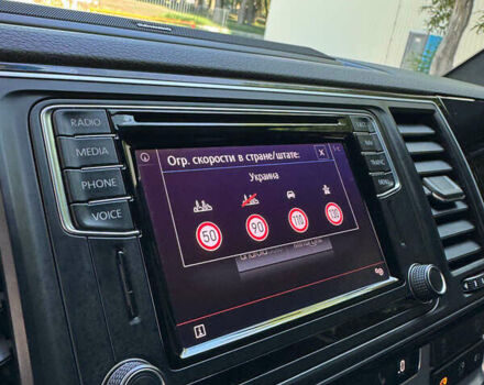 Бежевый Фольксваген Мультиван, объемом двигателя 1.97 л и пробегом 193 тыс. км за 52000 $, фото 39 на Automoto.ua