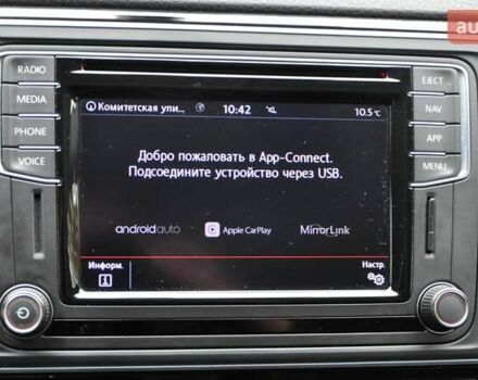 Бежевый Фольксваген Мультиван, объемом двигателя 1.97 л и пробегом 180 тыс. км за 43500 $, фото 43 на Automoto.ua