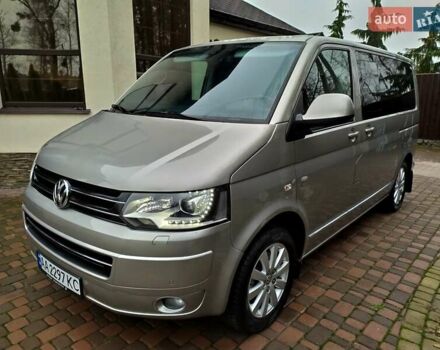 Бежевый Фольксваген Мультиван, объемом двигателя 1.98 л и пробегом 206 тыс. км за 28500 $, фото 1 на Automoto.ua