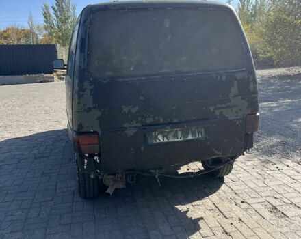 Чорний Фольксваген Мультиван, об'ємом двигуна 2.4 л та пробігом 310 тис. км за 2136 $, фото 3 на Automoto.ua