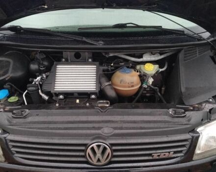 Черный Фольксваген Мультиван, объемом двигателя 2.5 л и пробегом 333 тыс. км за 11500 $, фото 5 на Automoto.ua