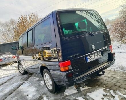 Черный Фольксваген Мультиван, объемом двигателя 2.5 л и пробегом 305 тыс. км за 3500 $, фото 4 на Automoto.ua