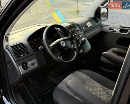 Фольксваген Мультиван 2004 у Дніпро (Дніпропетровську) на Automoto.ua Чорний Фольксваген Мультиван, об'ємом двигуна 2.46 л та пробігом 418 тис. км за 8900 $, фото 19 на Automoto.ua