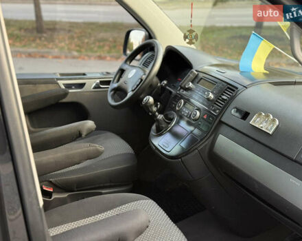 Фольксваген Мультиван 2004 у Дніпро (Дніпропетровську) на Automoto.ua Чорний Фольксваген Мультиван, об'ємом двигуна 2.46 л та пробігом 418 тис. км за 8900 $, фото 20 на Automoto.ua