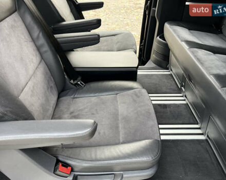 Черный Фольксваген Мультиван, объемом двигателя 3.2 л и пробегом 256 тыс. км за 15400 $, фото 24 на Automoto.ua