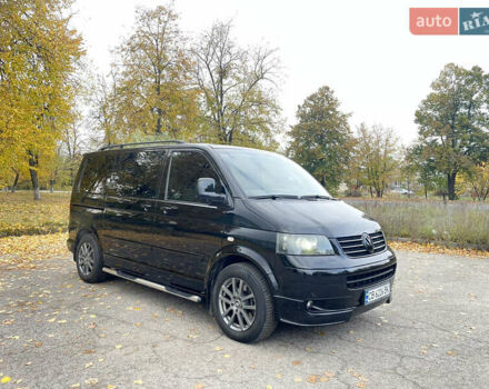 Черный Фольксваген Мультиван, объемом двигателя 3.2 л и пробегом 256 тыс. км за 15400 $, фото 1 на Automoto.ua