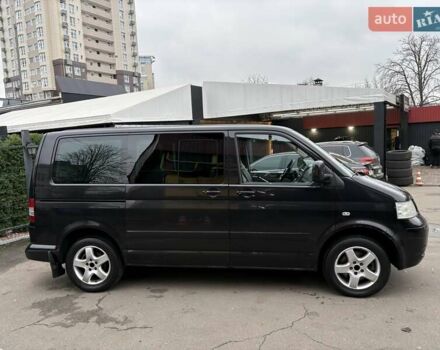 Черный Фольксваген Мультиван, объемом двигателя 3.2 л и пробегом 305 тыс. км за 8700 $, фото 5 на Automoto.ua