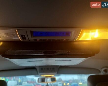 Черный Фольксваген Мультиван, объемом двигателя 3.19 л и пробегом 330 тыс. км за 13800 $, фото 9 на Automoto.ua