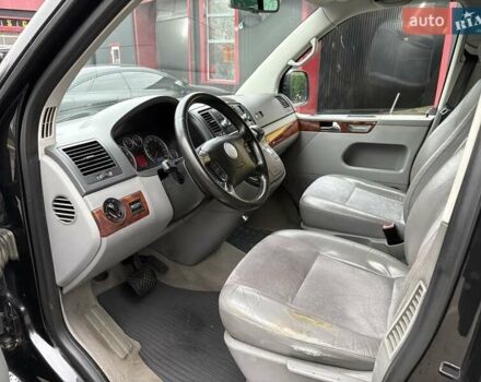 Черный Фольксваген Мультиван, объемом двигателя 3.2 л и пробегом 305 тыс. км за 8700 $, фото 18 на Automoto.ua