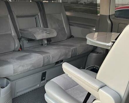 Черный Фольксваген Мультиван, объемом двигателя 2.5 л и пробегом 377 тыс. км за 11990 $, фото 4 на Automoto.ua