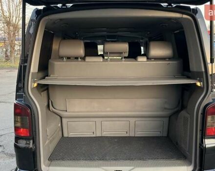 Черный Фольксваген Мультиван, объемом двигателя 2.5 л и пробегом 377 тыс. км за 11990 $, фото 13 на Automoto.ua