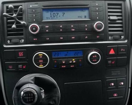 Черный Фольксваген Мультиван, объемом двигателя 3.19 л и пробегом 330 тыс. км за 13800 $, фото 8 на Automoto.ua