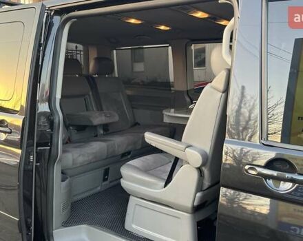 Черный Фольксваген Мультиван, объемом двигателя 2.5 л и пробегом 377 тыс. км за 11990 $, фото 5 на Automoto.ua