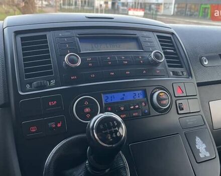 Черный Фольксваген Мультиван, объемом двигателя 2.5 л и пробегом 377 тыс. км за 11990 $, фото 20 на Automoto.ua