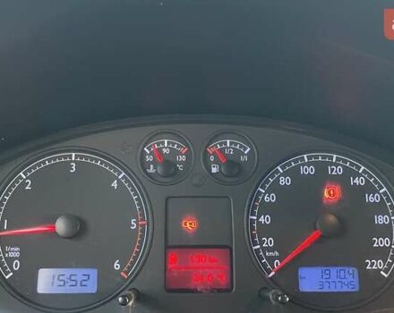 Черный Фольксваген Мультиван, объемом двигателя 2.5 л и пробегом 377 тыс. км за 11990 $, фото 18 на Automoto.ua