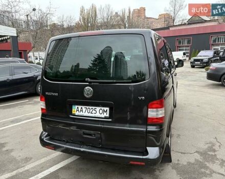 Черный Фольксваген Мультиван, объемом двигателя 3.2 л и пробегом 305 тыс. км за 8700 $, фото 13 на Automoto.ua