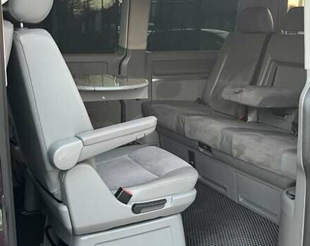 Черный Фольксваген Мультиван, объемом двигателя 2.5 л и пробегом 377 тыс. км за 11990 $, фото 8 на Automoto.ua