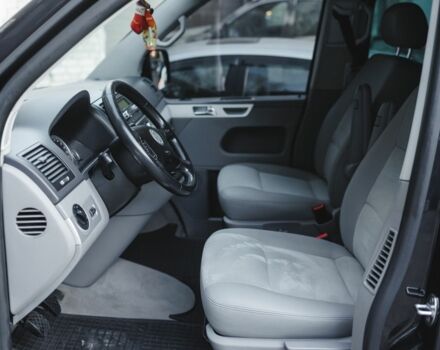 Черный Фольксваген Мультиван, объемом двигателя 0 л и пробегом 201 тыс. км за 14000 $, фото 7 на Automoto.ua