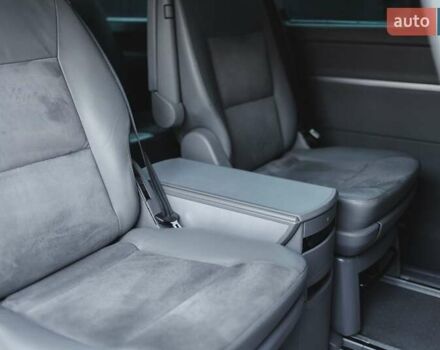 Черный Фольксваген Мультиван, объемом двигателя 2.47 л и пробегом 201 тыс. км за 14000 $, фото 14 на Automoto.ua