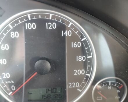 Черный Фольксваген Мультиван, объемом двигателя 1.6 л и пробегом 170 тыс. км за 16000 $, фото 10 на Automoto.ua