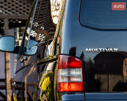 Черный Фольксваген Мультиван, объемом двигателя 2.5 л и пробегом 354 тыс. км за 13900 $, фото 18 на Automoto.ua