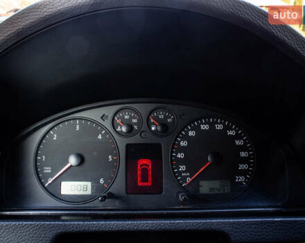 Черный Фольксваген Мультиван, объемом двигателя 2.5 л и пробегом 354 тыс. км за 13900 $, фото 1 на Automoto.ua