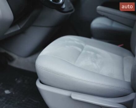 Черный Фольксваген Мультиван, объемом двигателя 2.47 л и пробегом 201 тыс. км за 14000 $, фото 11 на Automoto.ua