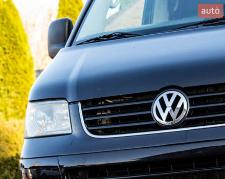 Черный Фольксваген Мультиван, объемом двигателя 2.5 л и пробегом 354 тыс. км за 13900 $, фото 8 на Automoto.ua