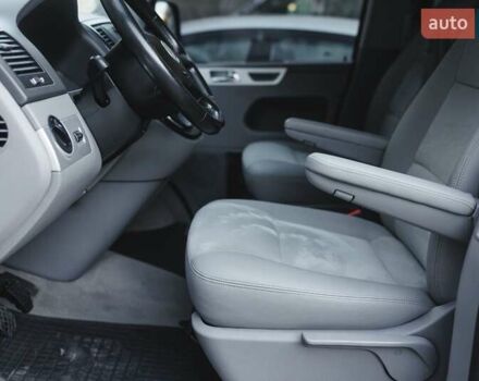 Черный Фольксваген Мультиван, объемом двигателя 2.47 л и пробегом 201 тыс. км за 14000 $, фото 16 на Automoto.ua