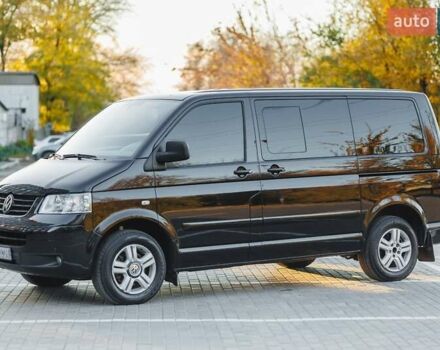 Черный Фольксваген Мультиван, объемом двигателя 2.47 л и пробегом 201 тыс. км за 14000 $, фото 9 на Automoto.ua