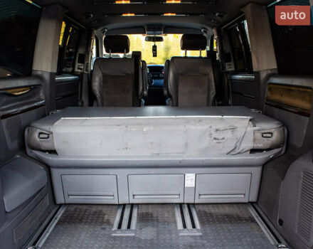 Черный Фольксваген Мультиван, объемом двигателя 2.5 л и пробегом 354 тыс. км за 13900 $, фото 19 на Automoto.ua