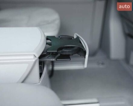 Черный Фольксваген Мультиван, объемом двигателя 2.47 л и пробегом 201 тыс. км за 14000 $, фото 12 на Automoto.ua