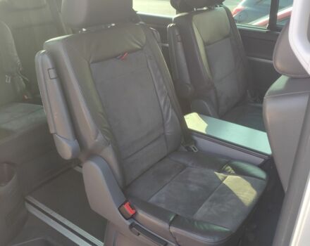 Черный Фольксваген Мультиван, объемом двигателя 1.6 л и пробегом 170 тыс. км за 16000 $, фото 17 на Automoto.ua