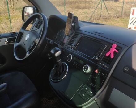 Черный Фольксваген Мультиван, объемом двигателя 1.6 л и пробегом 170 тыс. км за 16000 $, фото 4 на Automoto.ua