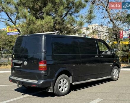 Черный Фольксваген Мультиван, объемом двигателя 2.5 л и пробегом 230 тыс. км за 12999 $, фото 8 на Automoto.ua