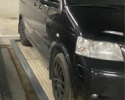 Чорний Фольксваген Мультиван, об'ємом двигуна 3.2 л та пробігом 215 тис. км за 19101 $, фото 4 на Automoto.ua