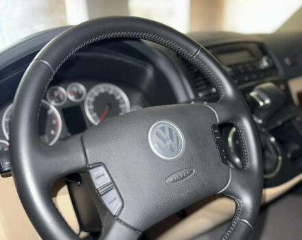 Черный Фольксваген Мультиван, объемом двигателя 3.19 л и пробегом 70 тыс. км за 27000 $, фото 11 на Automoto.ua