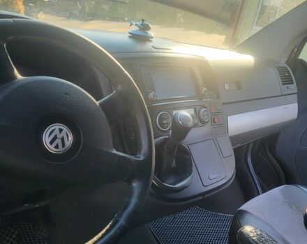 Черный Фольксваген Мультиван, объемом двигателя 2.5 л и пробегом 428 тыс. км за 10700 $, фото 8 на Automoto.ua