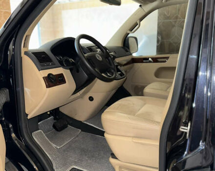 Черный Фольксваген Мультиван, объемом двигателя 3.19 л и пробегом 70 тыс. км за 27000 $, фото 6 на Automoto.ua