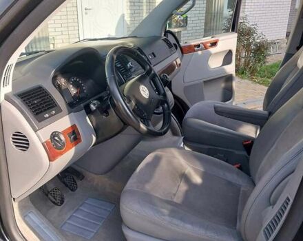 Чорний Фольксваген Мультиван, об'ємом двигуна 2.5 л та пробігом 267 тис. км за 19200 $, фото 21 на Automoto.ua