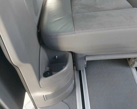 Чорний Фольксваген Мультиван, об'ємом двигуна 2.5 л та пробігом 267 тис. км за 19200 $, фото 17 на Automoto.ua