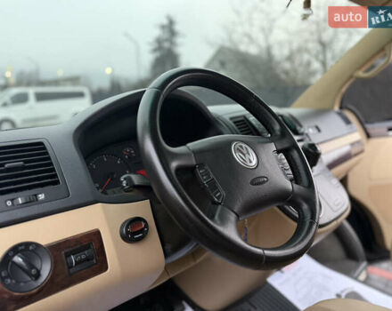 Чорний Фольксваген Мультиван, об'ємом двигуна 2.46 л та пробігом 300 тис. км за 13999 $, фото 13 на Automoto.ua